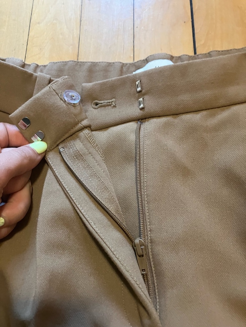 Abercrombie & Fitch Sloane Tailored Tan Khaki Pants - Picture 4 of 9